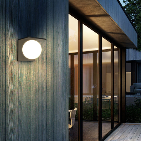 Thames Solar Wall Light